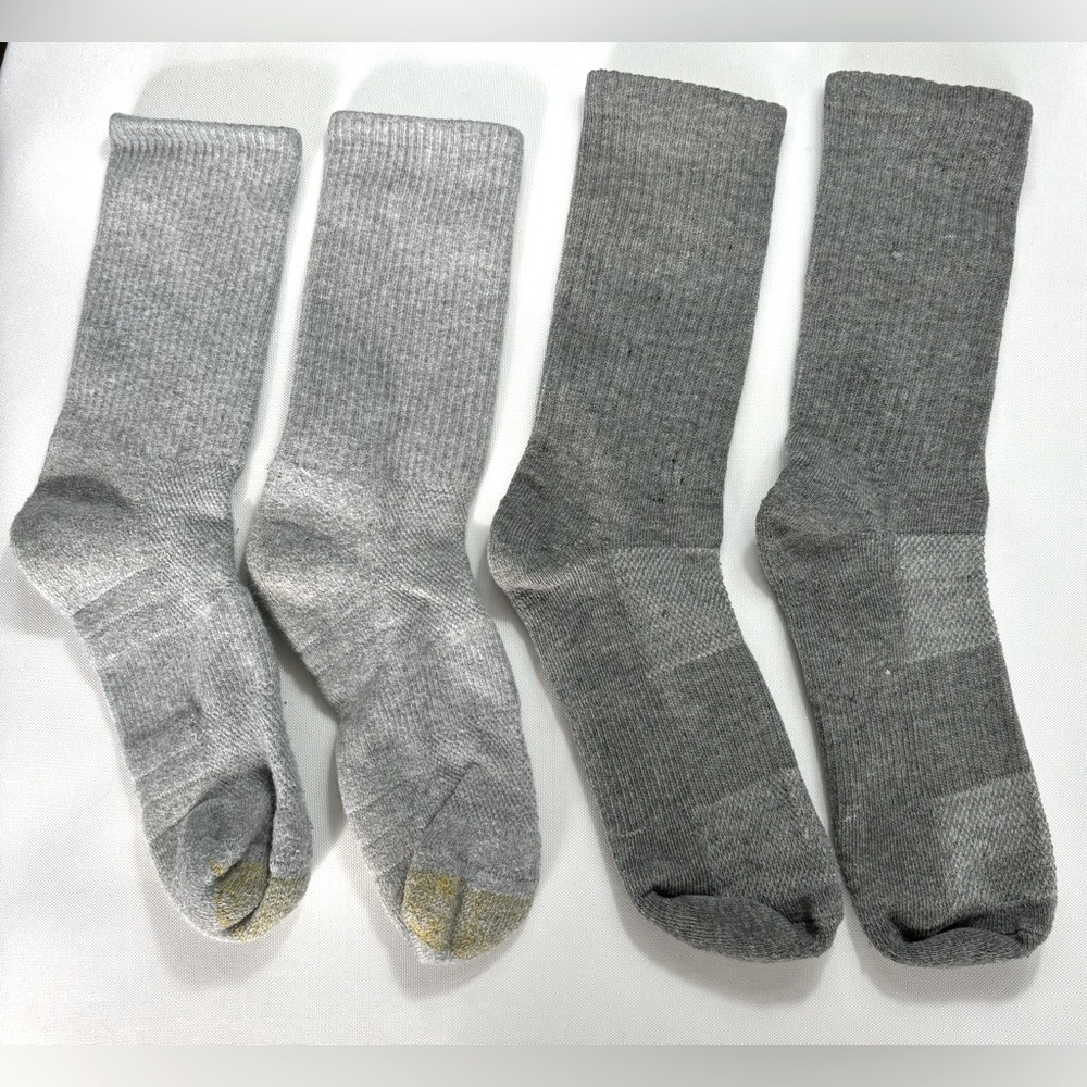 Women's Crew Socks 2 Pairs Light Gray & Medium Gray Shoe Size 6-9 New Never Worn